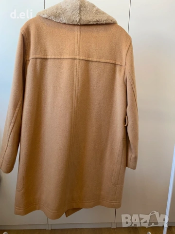 ESCADA Original Size L Страхотно палто с естествена яка, снимка 2 - Палта, манта - 53073785