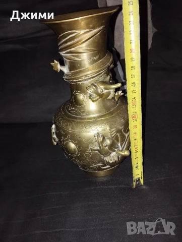 много стара азиатска ваза