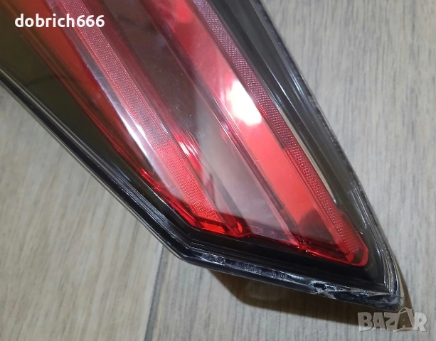 Десен стоп на багажника Toyota Rav4 4 2015-2017 Тойота Рав4 81580-42031, снимка 3 - Части - 53994236