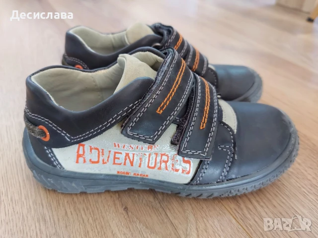 Обувки за момче номер 26