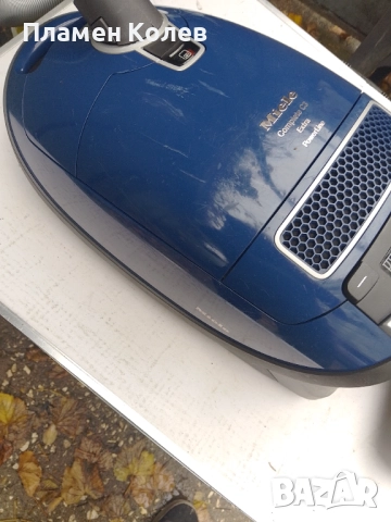 Miele прахосмукачка , снимка 3 - Прахосмукачки - 52341285