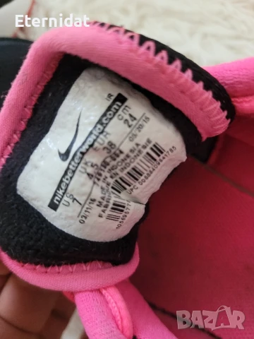 Оригинални маратонки NIKE , снимка 2 - Маратонки - 51429421