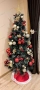 Зелена елха с бели крайчета шишарки метална стойка, снимка 2