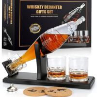 Нов Луксозен Уиски Декантер и Чаши - Подаръчен Комплект за мъж празник, снимка 1 - Други - 45188654