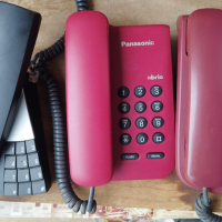 Стационарни телефони - 3(три), букси, розетки, кабели, снимка 1 - Стационарни телефони и факсове - 45054683