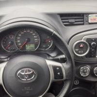 Toyota Yaris 2014 D4D дизел, ръчна скоростна кутия, снимка 10 - Автомобили и джипове - 45367931