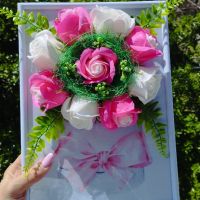 Букет от сапунени рози в рамка , снимка 3 - Ръчно изработени сувенири - 45204637