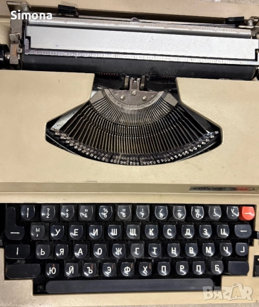 Пишеща машина (механична кирилска), снимка 1