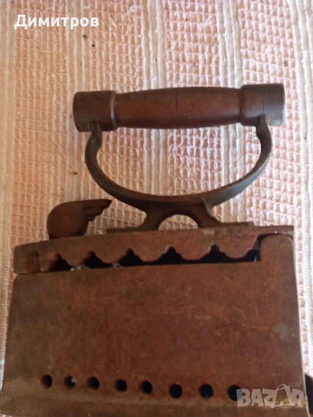 СТАРИННА ЮТИЯ НА ЖАР СЪС ЕМБЛЕМА НА БДЖ, снимка 1