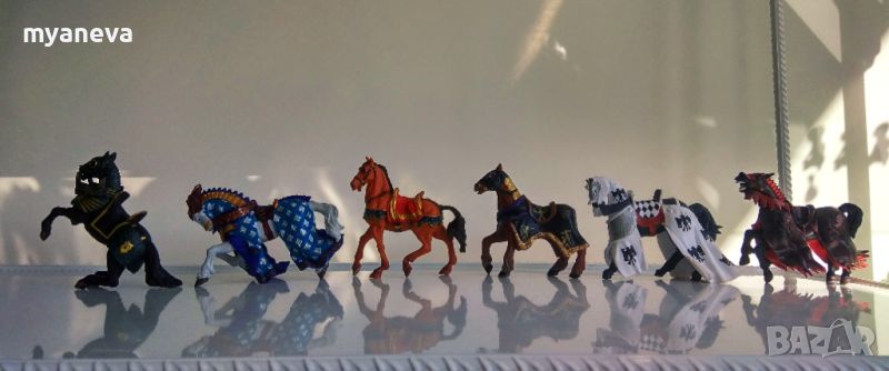 Екшън фигури , коне на рицари с богата орнаментика .  , снимка 1