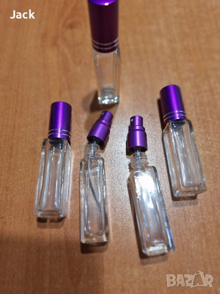 СТЪКЛЕНИ, ЧЕТИРИЪГЪЛНИ МИНИ СПРЕЙ ШИШЕНЦА ЗА ПАРФЮМ ОТ 10 ml. С КАПАЧЕ., снимка 1