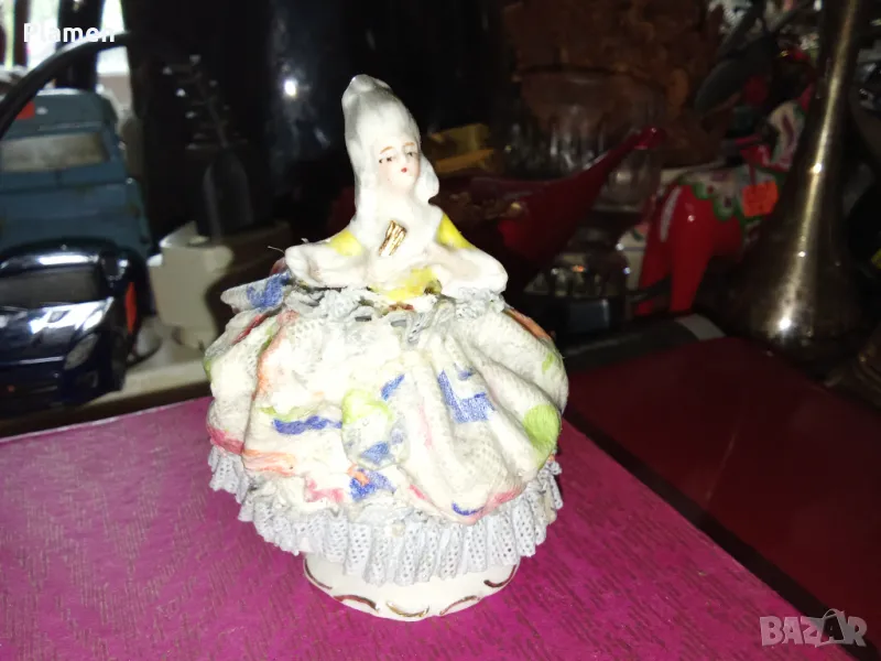 Порцеланова кукла с рокля, снимка 1