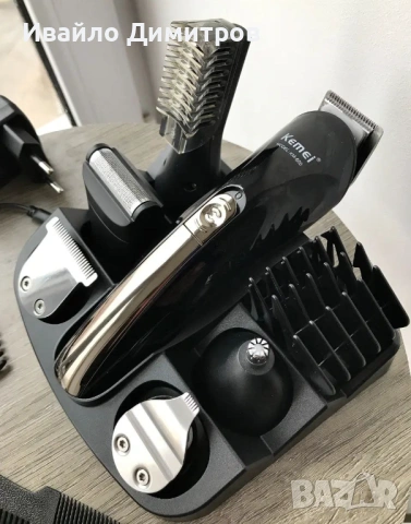 Машинка за подстригване Kemei KM-600, 11в1, 3W, 5 приставки и Стойка