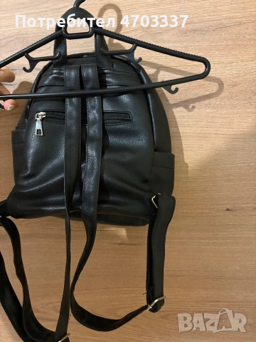 Черна раничка, снимка 2 - Раници - 53986894