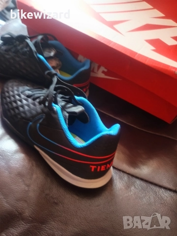 Nike Tempo детски маратонки 35.5 номер НОВИ, снимка 4 - Детски маратонки - 51552317