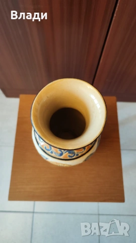 Малка керамична ваза с нарисувани цветя, снимка 2 - Вази - 53145741