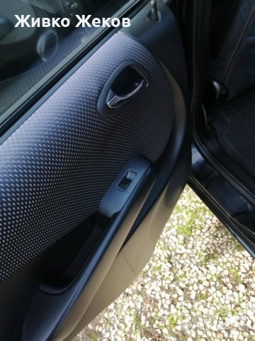 Honda Jazz 2004 Автоматик – Напълно обслужена, готова за новия си собственик!, снимка 10 - Автомобили и джипове - 52671368