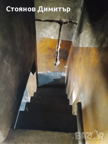 Гараж на два етажа   подходящ   за  склад офис, снимка 4 - Гаражи и паркоместа - 53156565