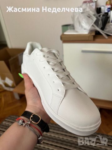 Чисто нови бели обувки (43 номер), снимка 1 - Дамски ежедневни обувки - 45397950