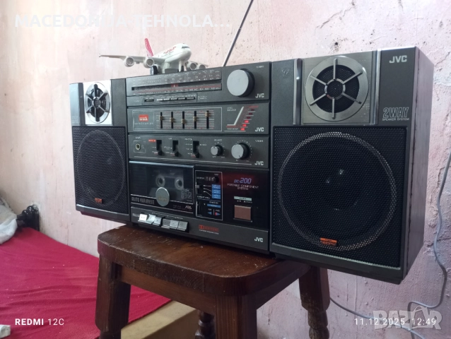 1985 JAPAN ORIGINAL JVC MODEL  PC -200 LD. PORTABLE COMPONENT SYSTEM.6\8 OMA. 53 W, снимка 2 - Радиокасетофони, транзистори - 52735275