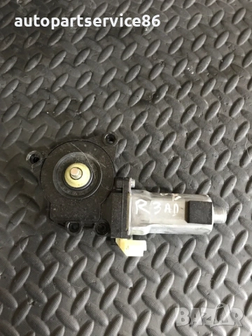 Мотор за стъкло на задна дясна врата за KIA Carens (2006-2011)