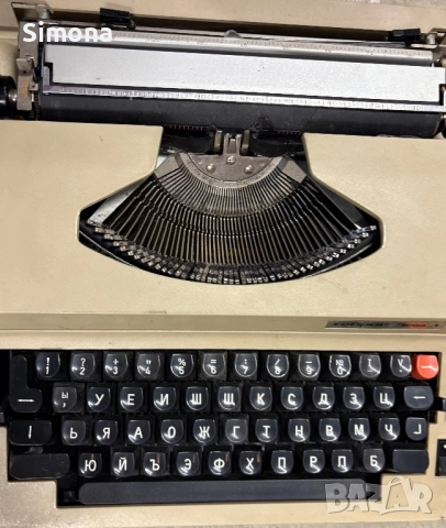 Пишеща машина (механична кирилска)