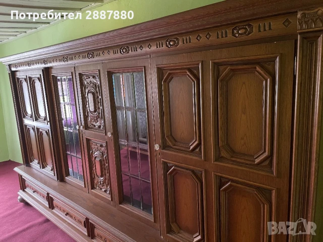 Старинен шкаф