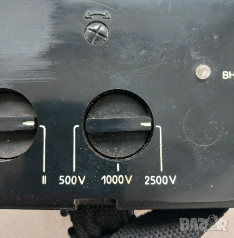 Мегаомметър, мегер, измерител съпротивление на изолация с генератор до 2500V, снимка 5 - Генератори - 54099901