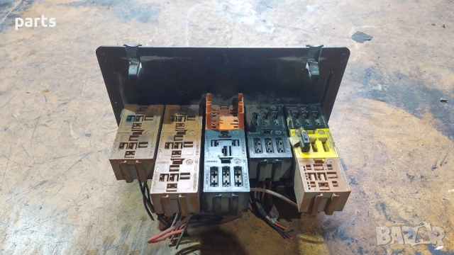 Бушонна Кутия - Кутия Релета Мерцедес Спринтер (Ж) - VW LT - 9015450003, снимка 3 - Части - 51969879