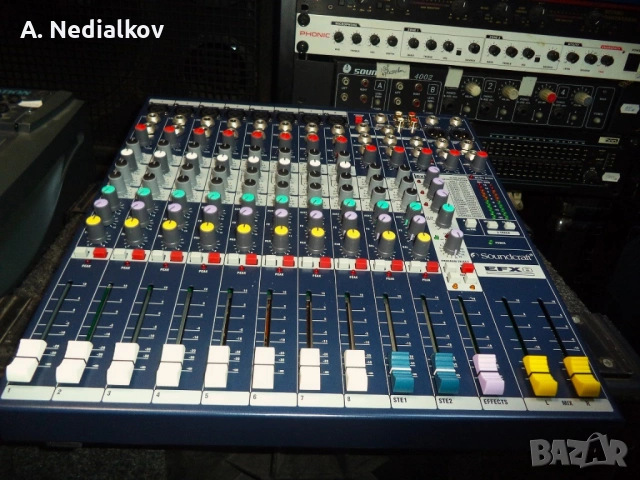 Audiomixer Soundcraft EFX8, снимка 3 - Ресийвъри, усилватели, смесителни пултове - 53481820