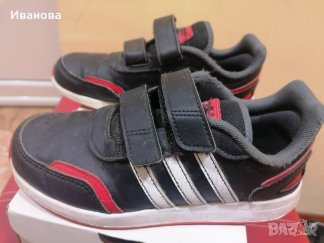 Маратонки за момче Adidas 