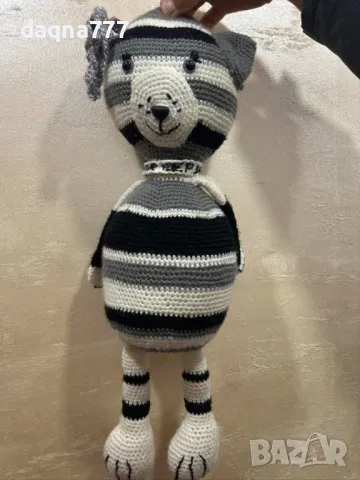 Ръчно плетено коте, с височина 65 см 