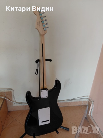 Продавам електрическа китара Squire Sonic ST BK, снимка 5 - Китари - 51876585