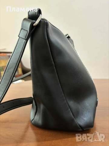 Черно бяла чанта desigual , снимка 4 - Чанти - 51946251