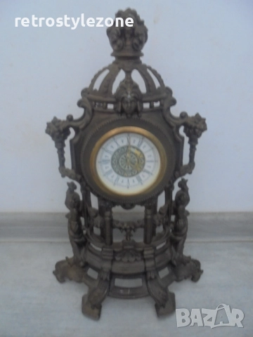 № 8250 Стар механичен настолен часовник  