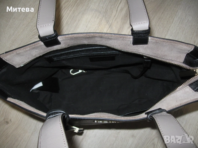 Calvin Klein® оригинална дамска чанта, снимка 5 - Чанти - 52676576