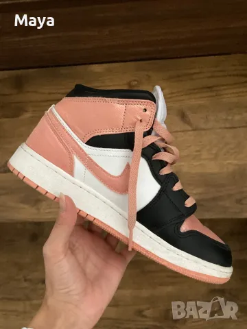 Air Jordan 1 Mid, снимка 2 - Кецове - 47484343