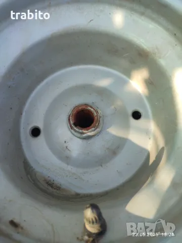 Гуми с джанти свалени от тракторна косачка 22-5-25, снимка 3 - Градинска техника - 50404220