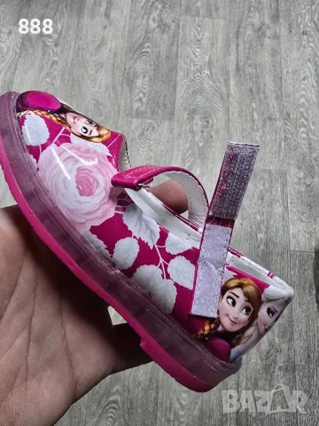 Детски светещи обувки 