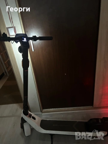 Продавам електрическа тротинетка KQI2 згъваема и лека карана е три четри пъти като чисто нова, снимка 2 - Велосипеди - 53970185