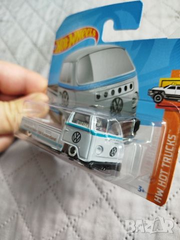 Hot wheels Volkswagen T2, снимка 2 - Колекции - 46206592