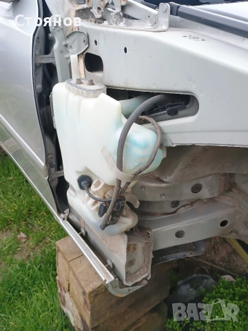 Казанче за чистачки Mercedes E-Class W211, снимка 2 - Части - 53908758