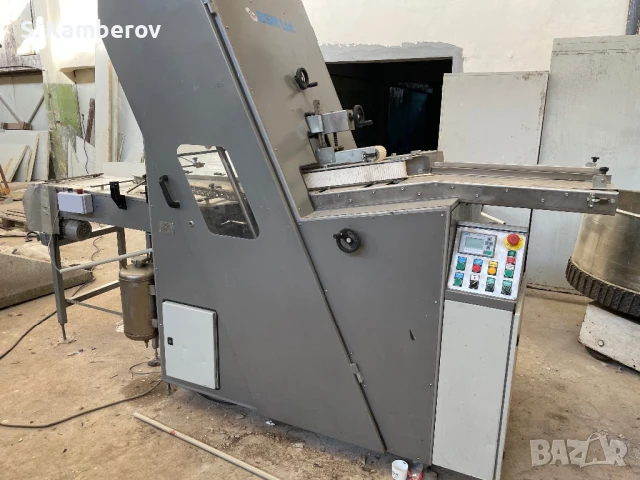 МАШИНА ЗА НАРЯЗВАНЕ НА ХЛЯБ BSM IBS 176