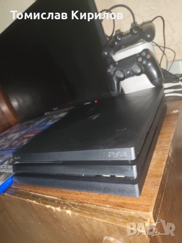 Продавам ps4 pro 1tb с два джойстика зарядно и всички игри от снимкатата 