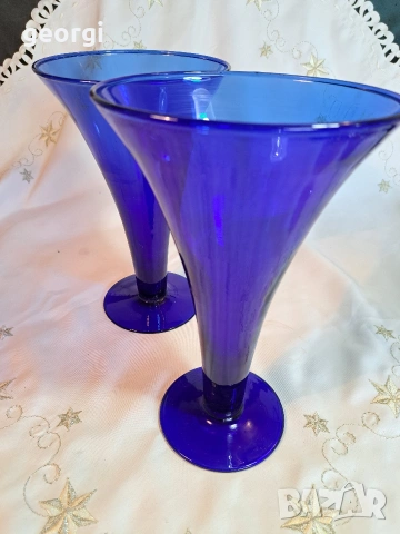синя стъклена ваза кобалт 32/6