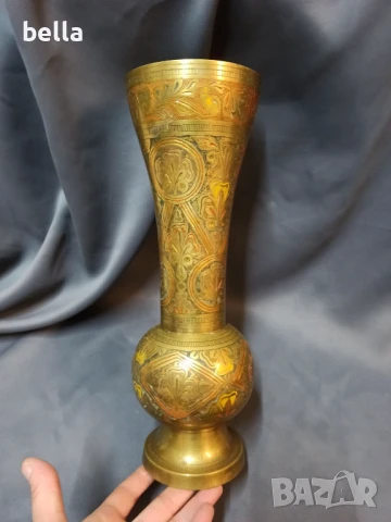 Стилна бронзова масивна ваза ръчно гравирани цветни орнаменти ,32 см височина., снимка 4 - Антикварни и старинни предмети - 51050178