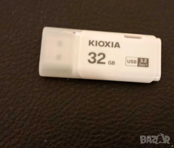 Продавам USB флашка 32GB