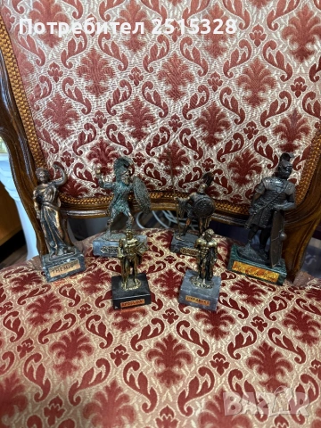 шест бронзови статуетки рицари