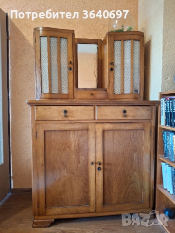Продавам Бюфет изработен от бряст 1931г.