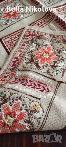 Ръчно бродирана покривка, снимка 5 - Покривки за маси - 53971468